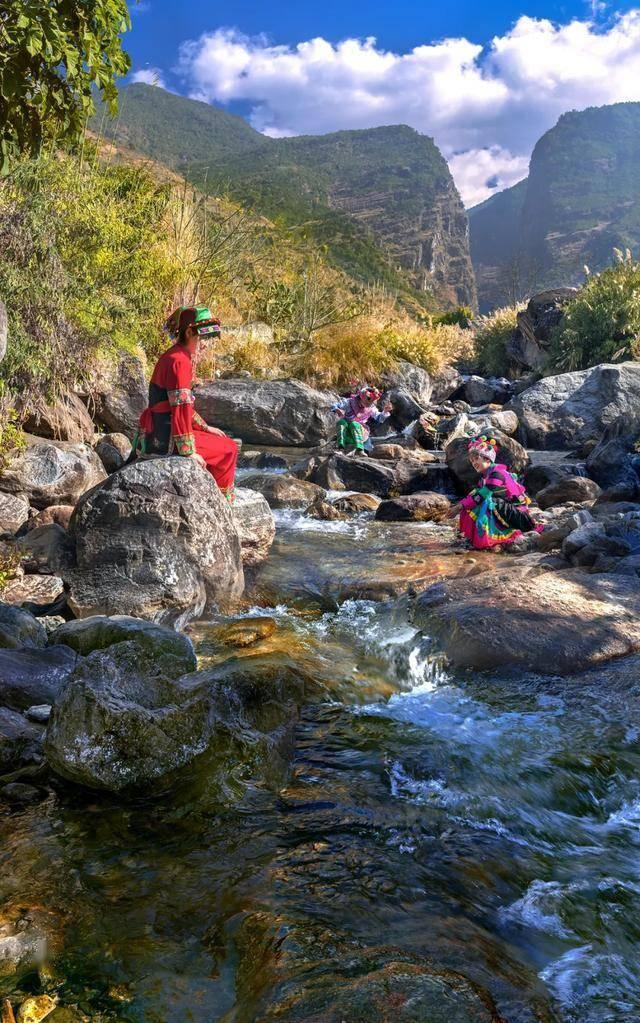 几经辗转，退休教授终在爱尔眼科圆摘镜梦想